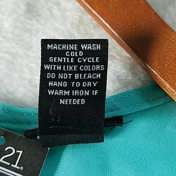 3/$20 NWT Rue21 - Blouse - Picture 5 of 5